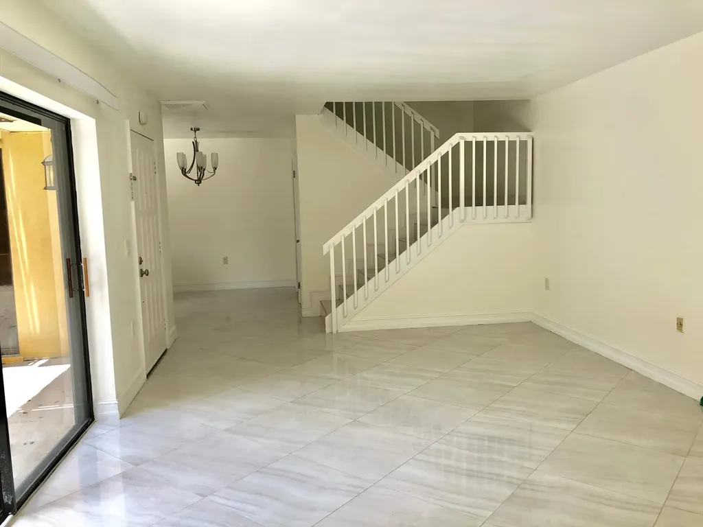 910 9th Way West Palm Beach FL 33407
