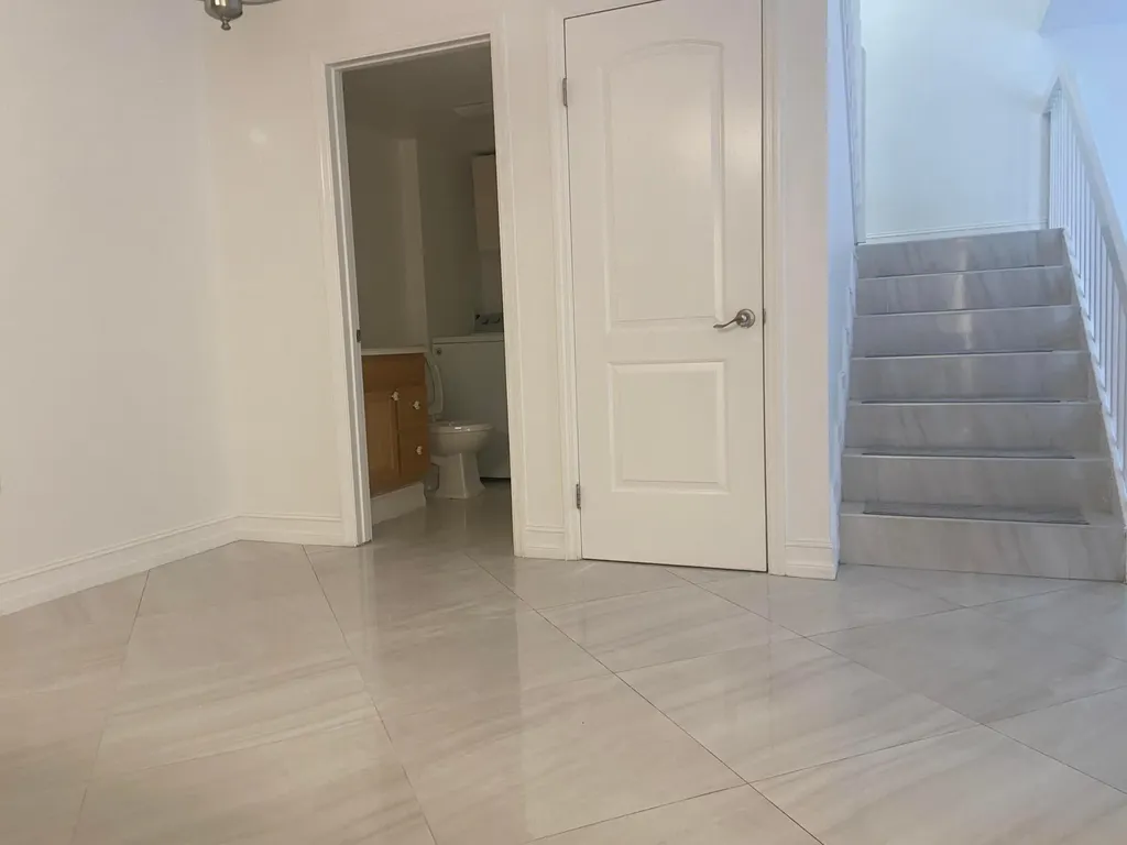 910 9th Way West Palm Beach FL 33407