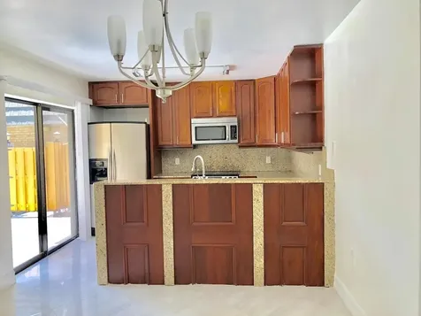 910 9th Way West Palm Beach FL 33407
