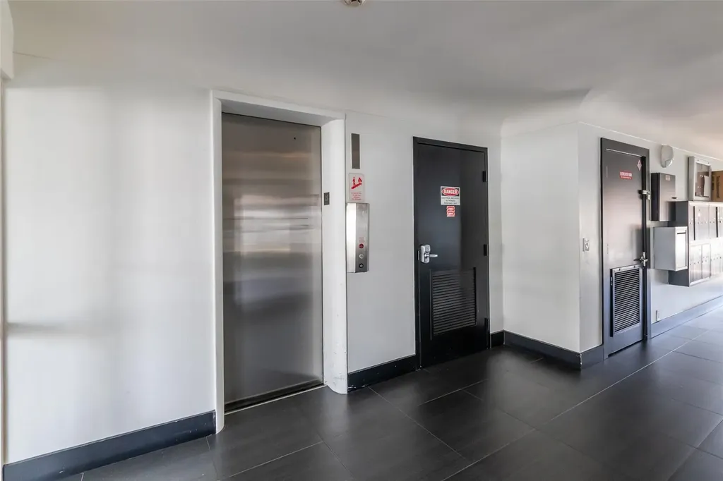 2881 NE 32nd Street Fort Lauderdale FL 33306