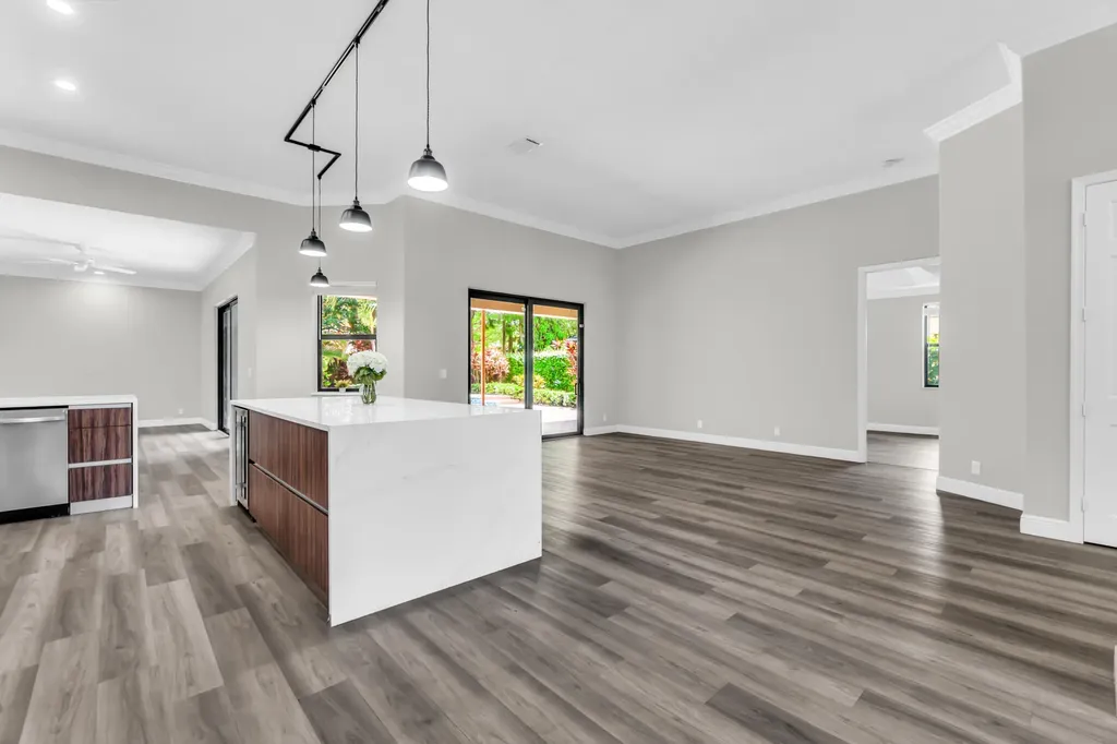 5718 NW 50th Drive Coral Springs FL 33067