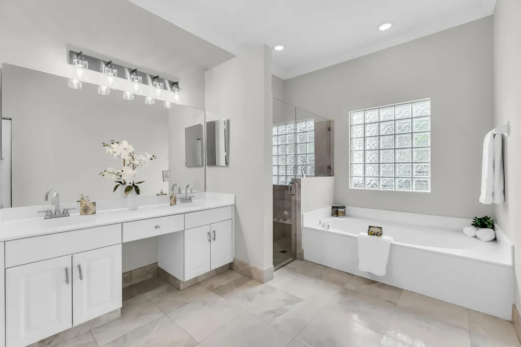 5718 NW 50th Drive Coral Springs FL 33067