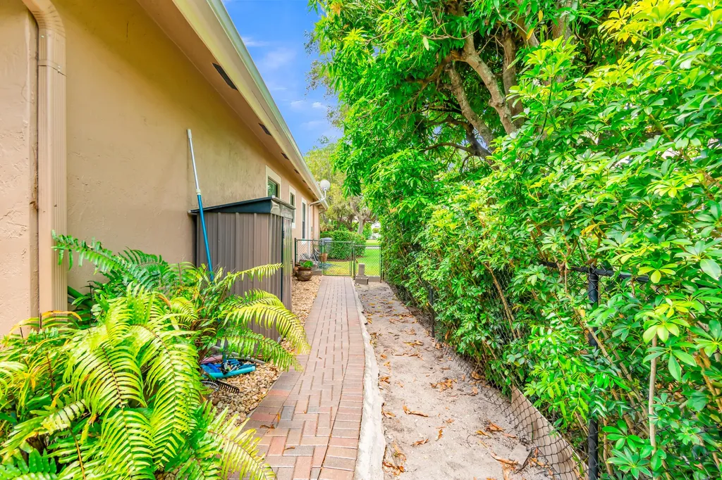 5718 NW 50th Drive Coral Springs FL 33067