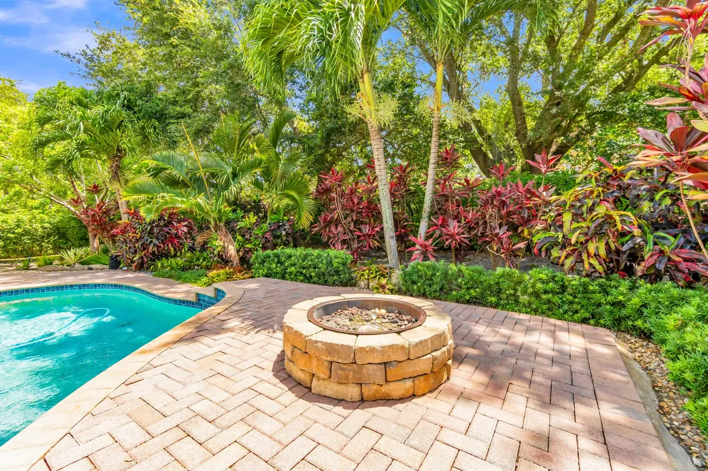 5718 NW 50th Drive Coral Springs FL 33067