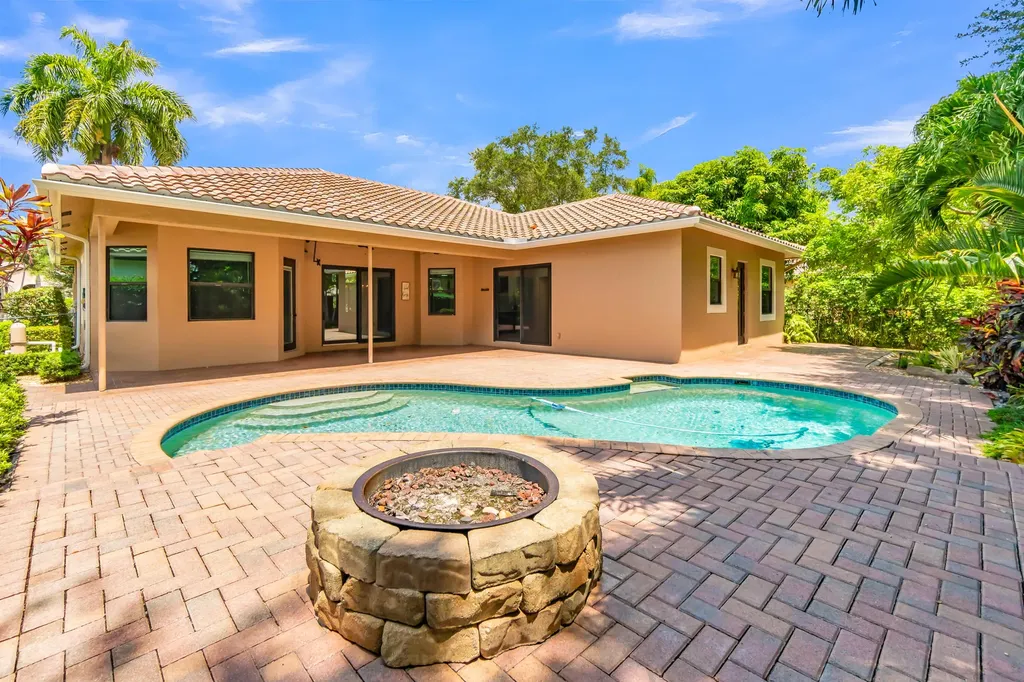 5718 NW 50th Drive Coral Springs FL 33067