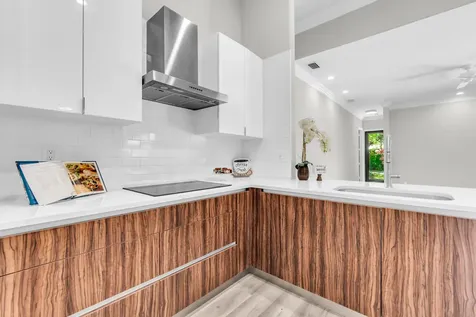 5718 NW 50th Drive Coral Springs FL 33067