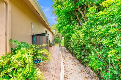 5718 NW 50th Drive Coral Springs FL 33067