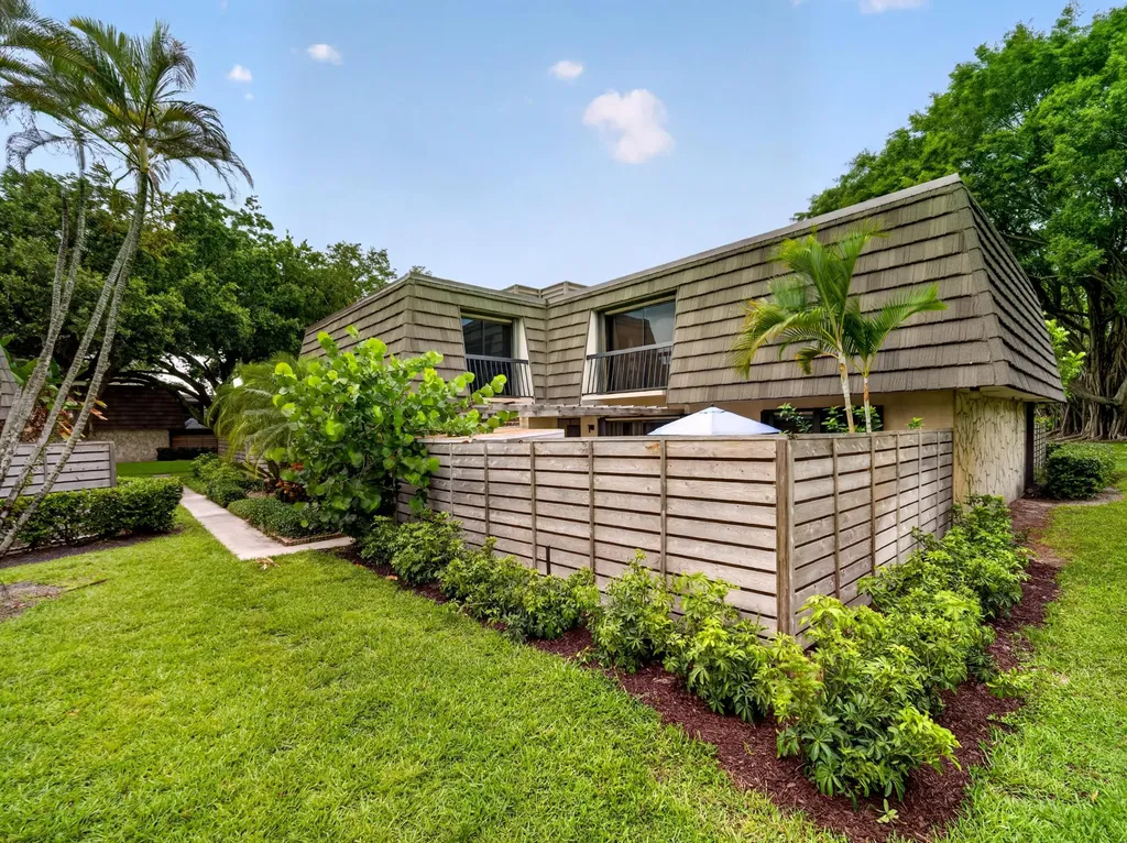 1519 15th Terrace Palm Beach Gardens FL 33418