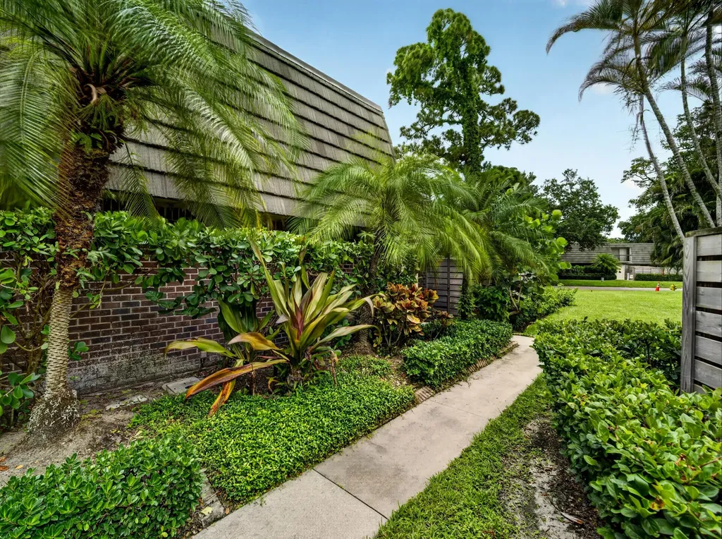 1519 15th Terrace Palm Beach Gardens FL 33418