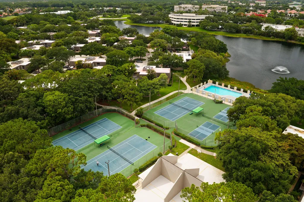 1519 15th Terrace Palm Beach Gardens FL 33418