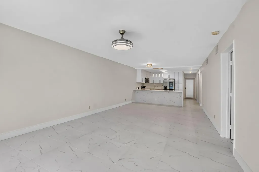 9095 Flynn Circle Boca Raton FL 33496