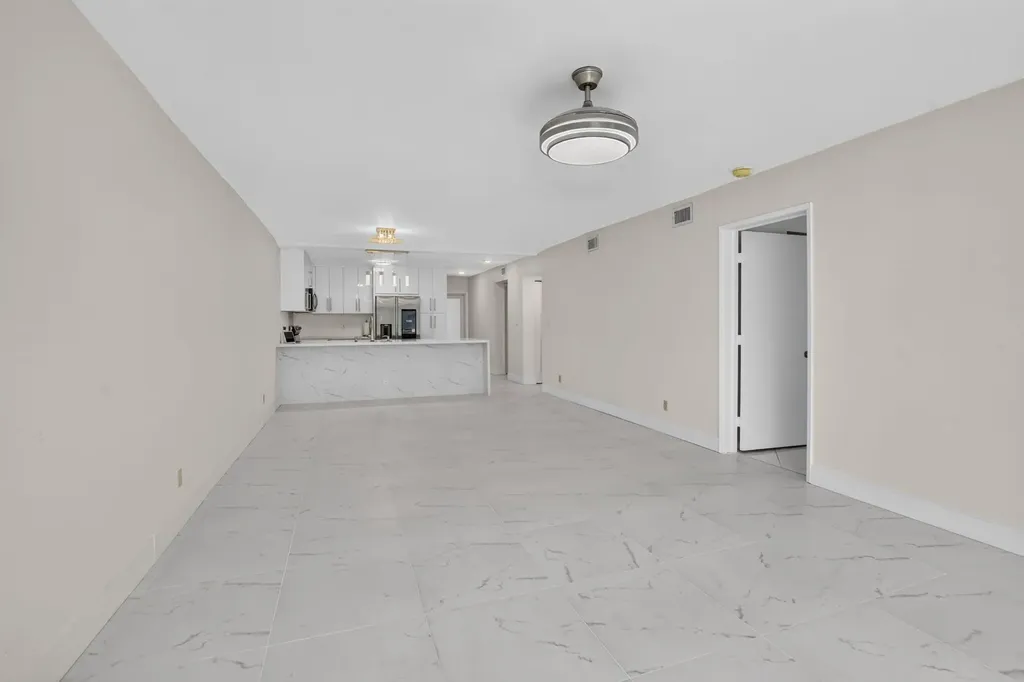 9095 Flynn Circle Boca Raton FL 33496