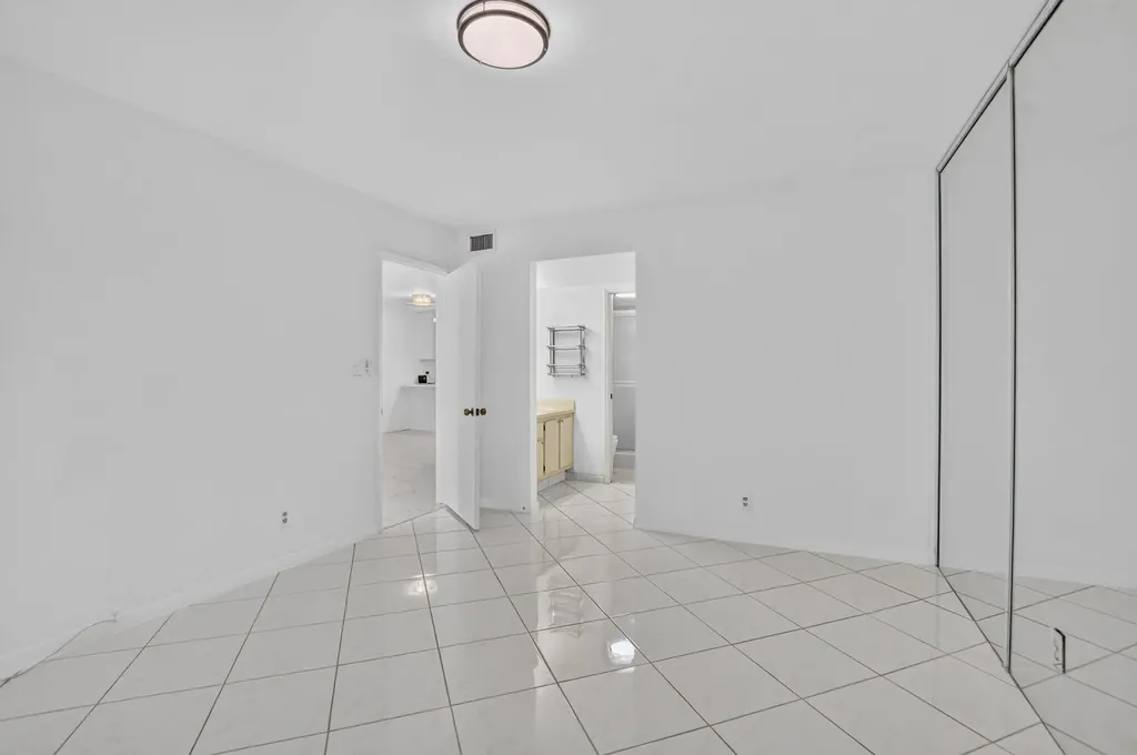 9095 Flynn Circle Boca Raton FL 33496