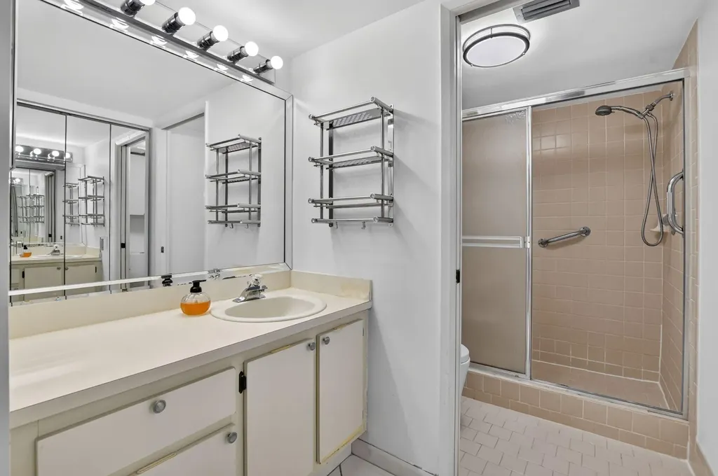 9095 Flynn Circle Boca Raton FL 33496