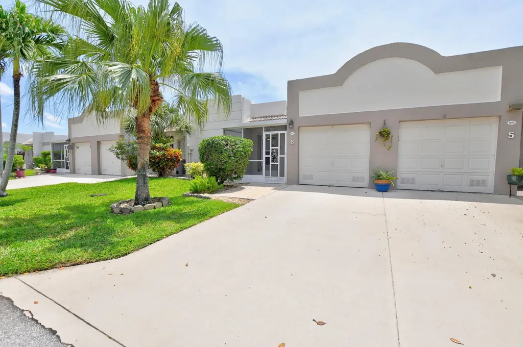 9095 Flynn Circle Boca Raton FL 33496