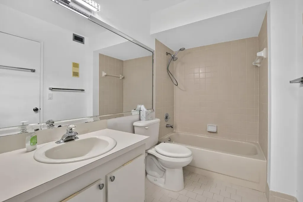 9095 Flynn Circle Boca Raton FL 33496