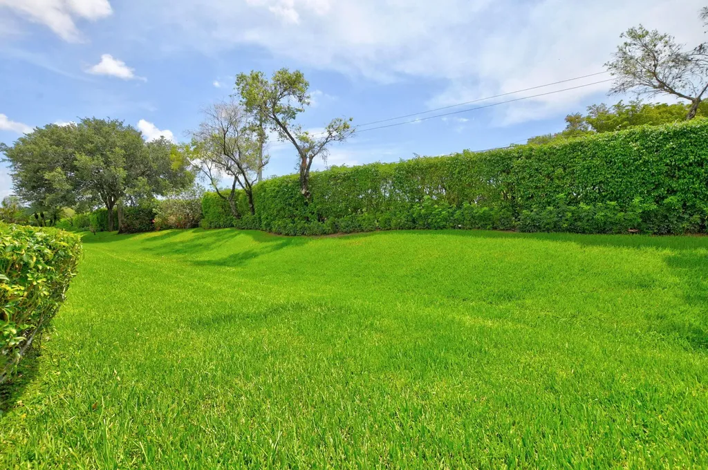 9095 Flynn Circle Boca Raton FL 33496