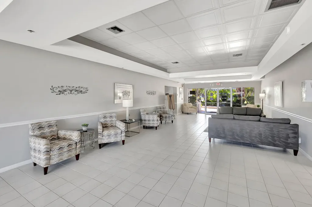 9095 Flynn Circle Boca Raton FL 33496