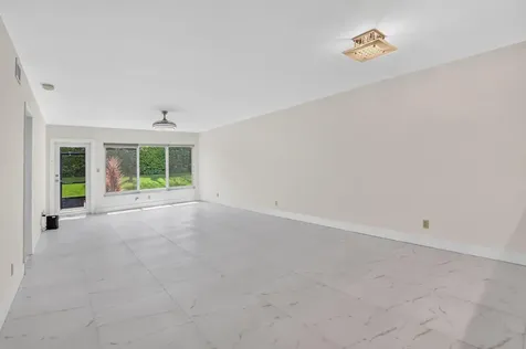 9095 Flynn Circle Boca Raton FL 33496