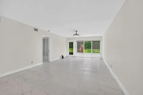9095 Flynn Circle Boca Raton FL 33496