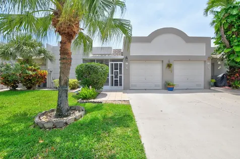 9095 Flynn Circle Boca Raton FL 33496