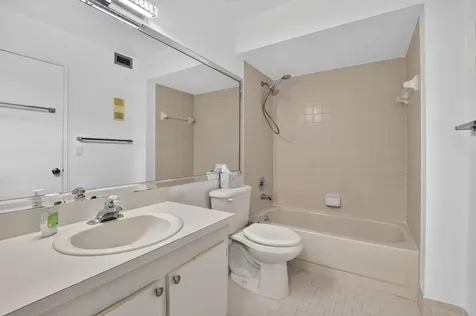 9095 Flynn Circle Boca Raton FL 33496