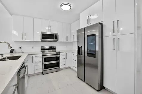 9095 Flynn Circle Boca Raton FL 33496