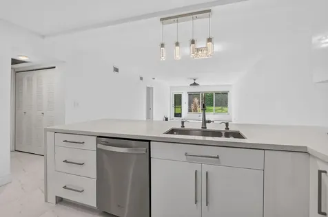 9095 Flynn Circle Boca Raton FL 33496