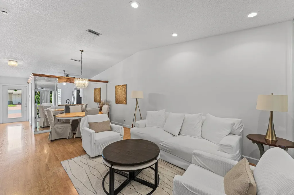 18855 Candlewick Drive Boca Raton FL 33496