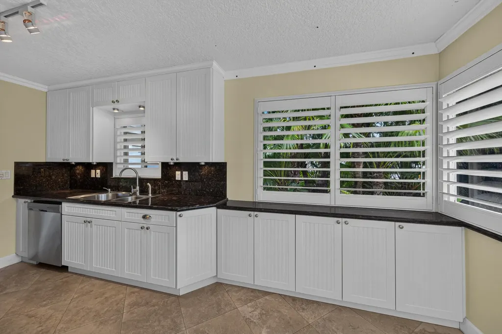 1325 Guava Isle Fort Lauderdale FL 33315