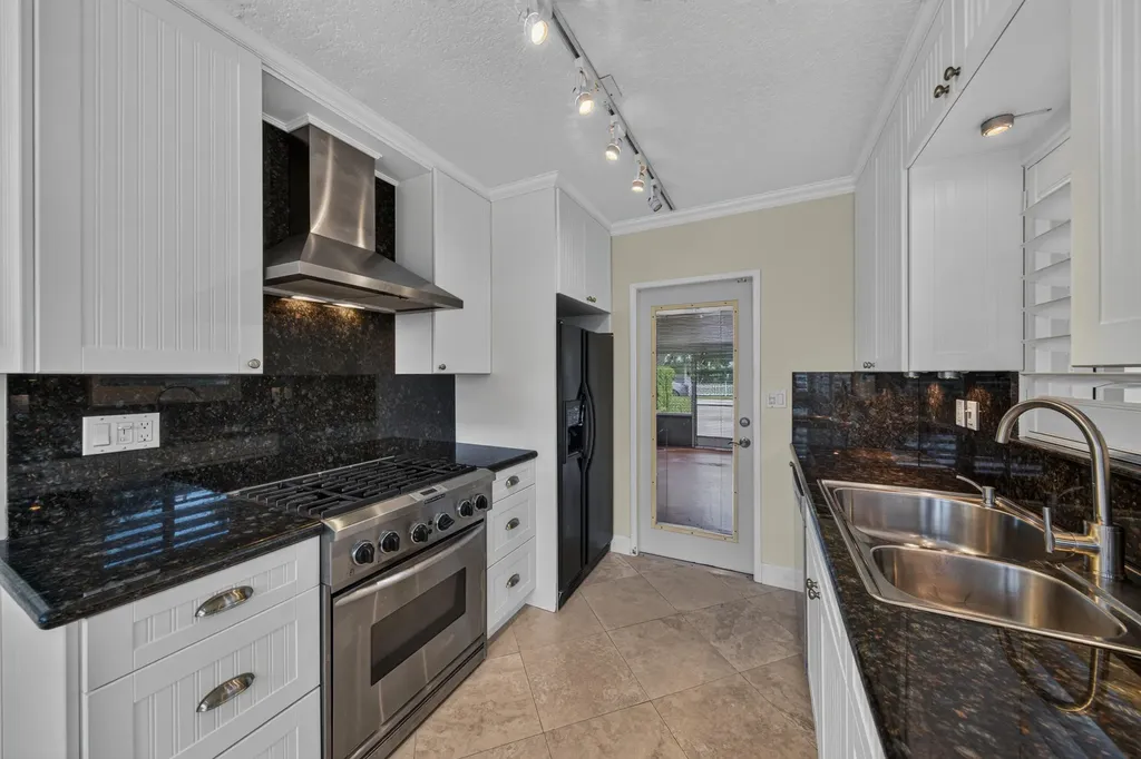 1325 Guava Isle Fort Lauderdale FL 33315