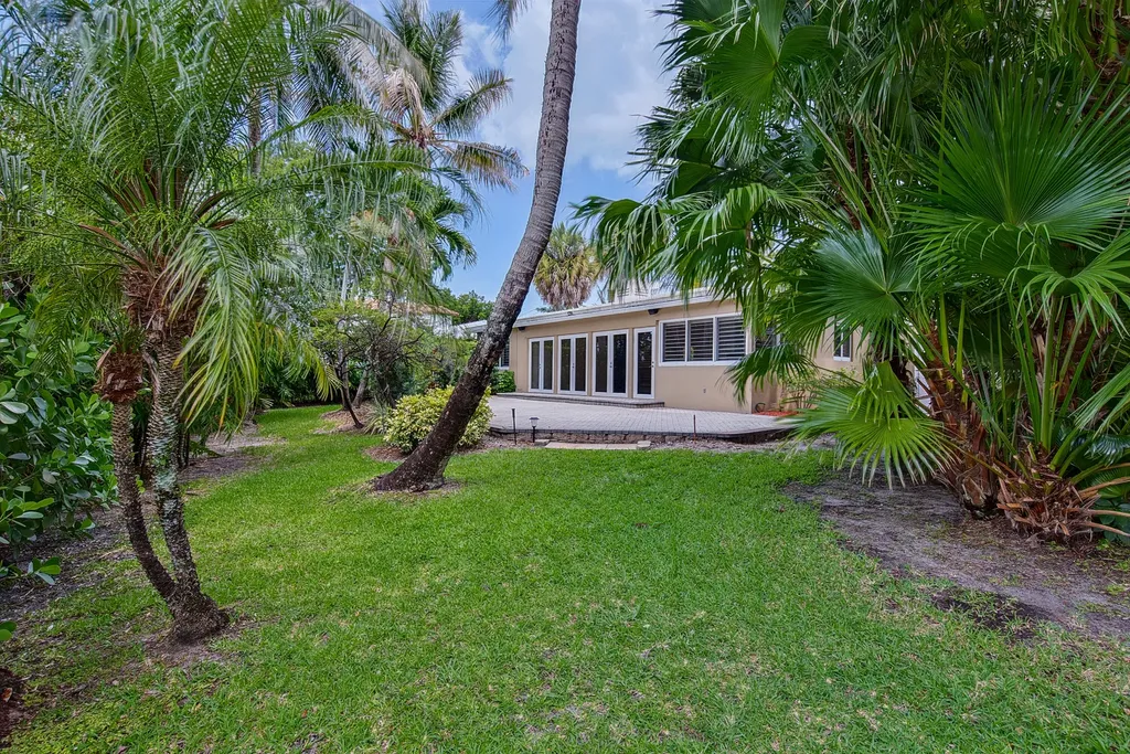 1325 Guava Isle Fort Lauderdale FL 33315