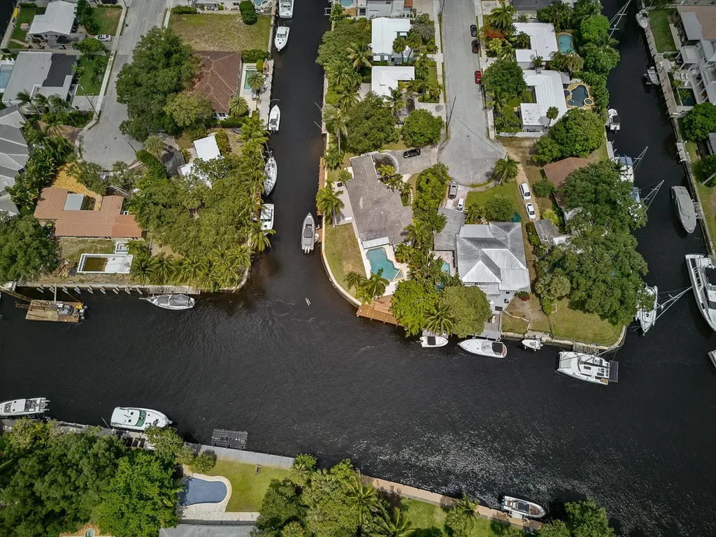 1325 Guava Isle Fort Lauderdale FL 33315