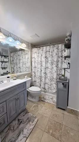 5077 NW 7th Street Miami FL 33126