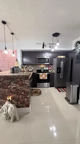 5077 NW 7th Street Miami FL 33126