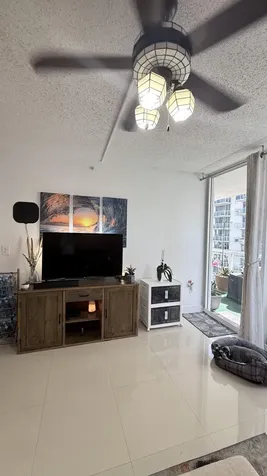 5077 NW 7th Street Miami FL 33126