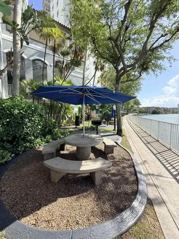5077 NW 7th Street Miami FL 33126