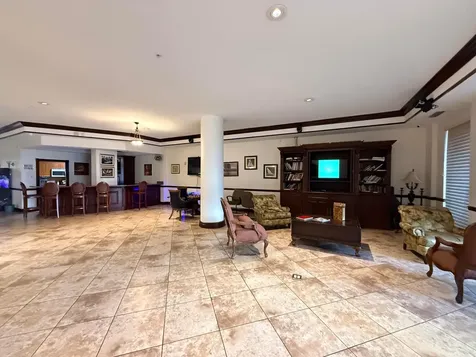 5077 NW 7th Street Miami FL 33126