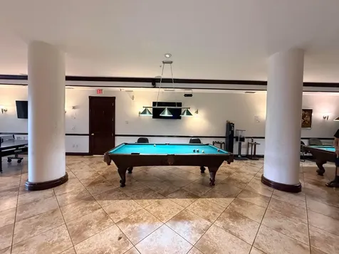 5077 NW 7th Street Miami FL 33126