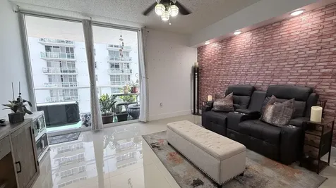 5077 NW 7th Street Miami FL 33126