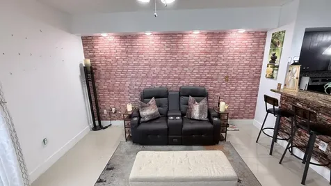 5077 NW 7th Street Miami FL 33126