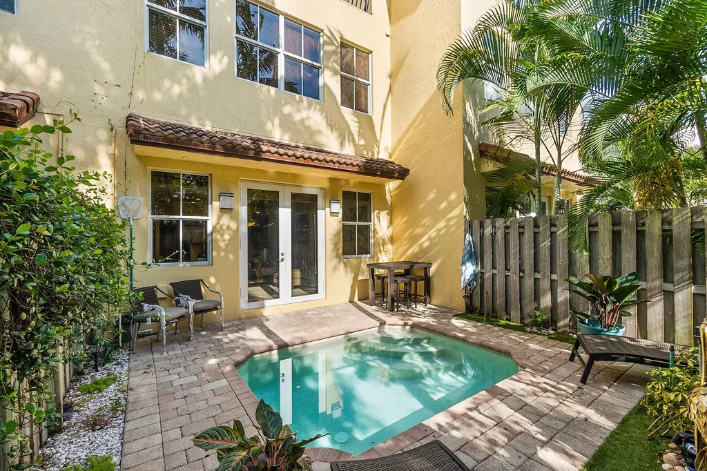 1421 NE 26th Avenue Fort Lauderdale FL 33304
