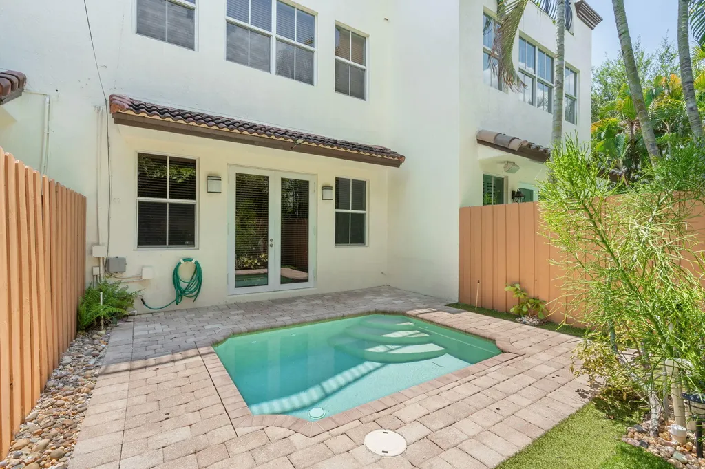 1421 NE 26th Avenue Fort Lauderdale FL 33304