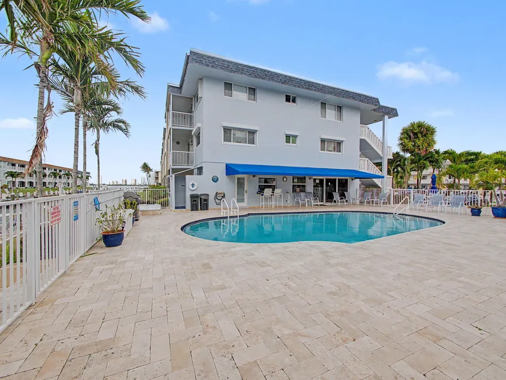 111 Doolen Court North Palm Beach FL 33408