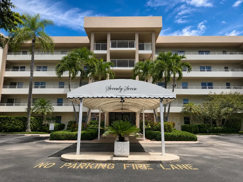 3930 Oaks Clubhouse Drive Pompano Beach FL 33069