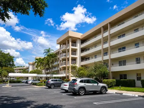 3930 Oaks Clubhouse Drive Pompano Beach FL 33069