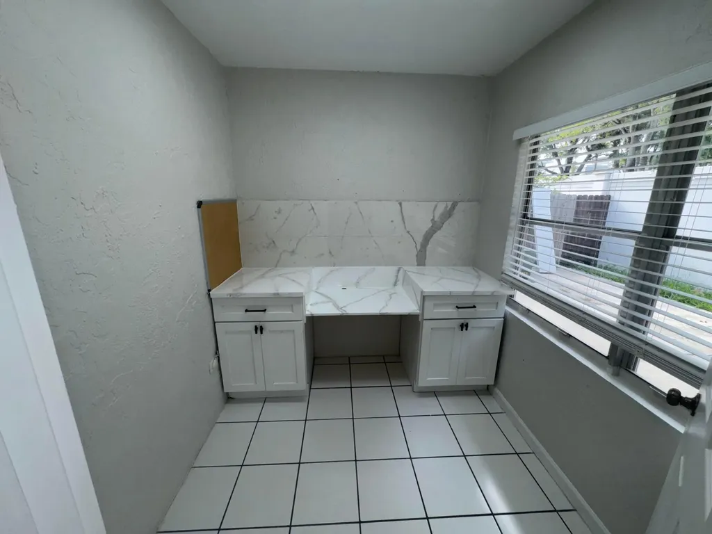 3854 Van Cott Street West Palm Beach FL 33403