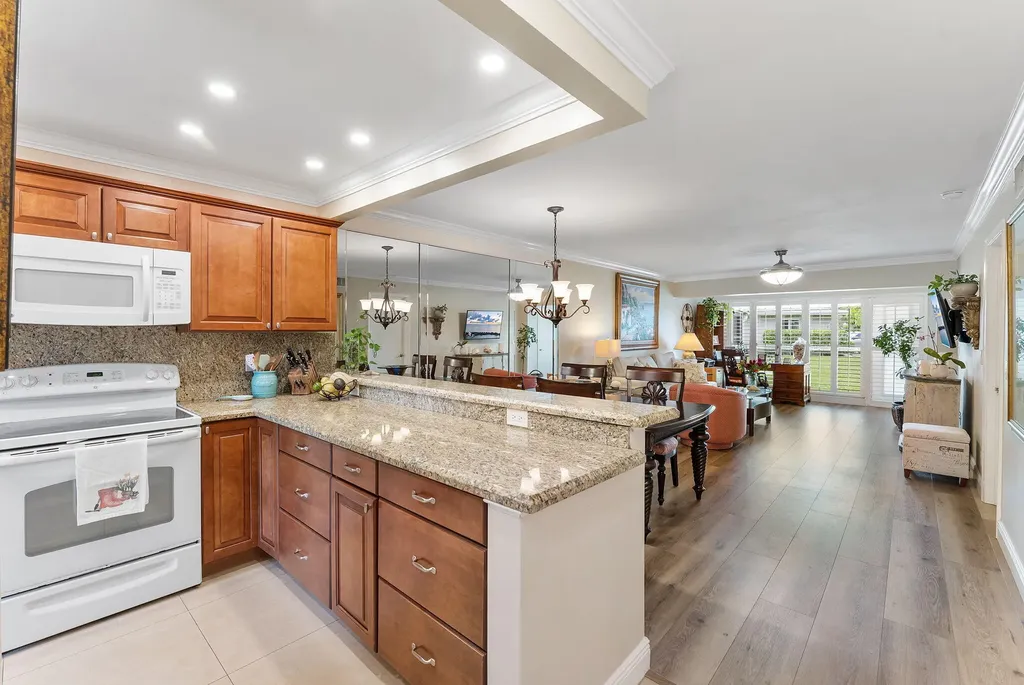 1041 Orange Terrace Delray Beach FL 33445
