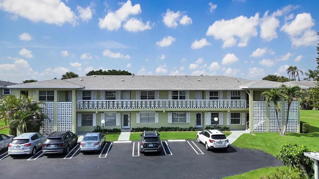 1041 Orange Terrace Delray Beach FL 33445