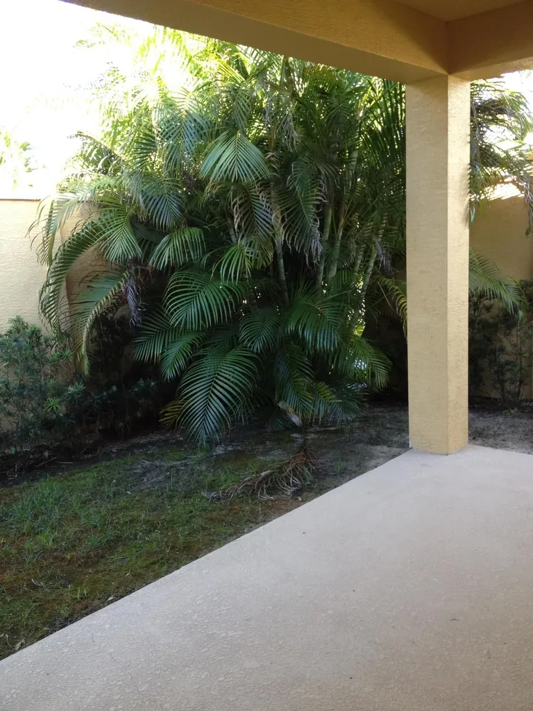 10010 SW Canossa Way Port St Lucie FL 34986